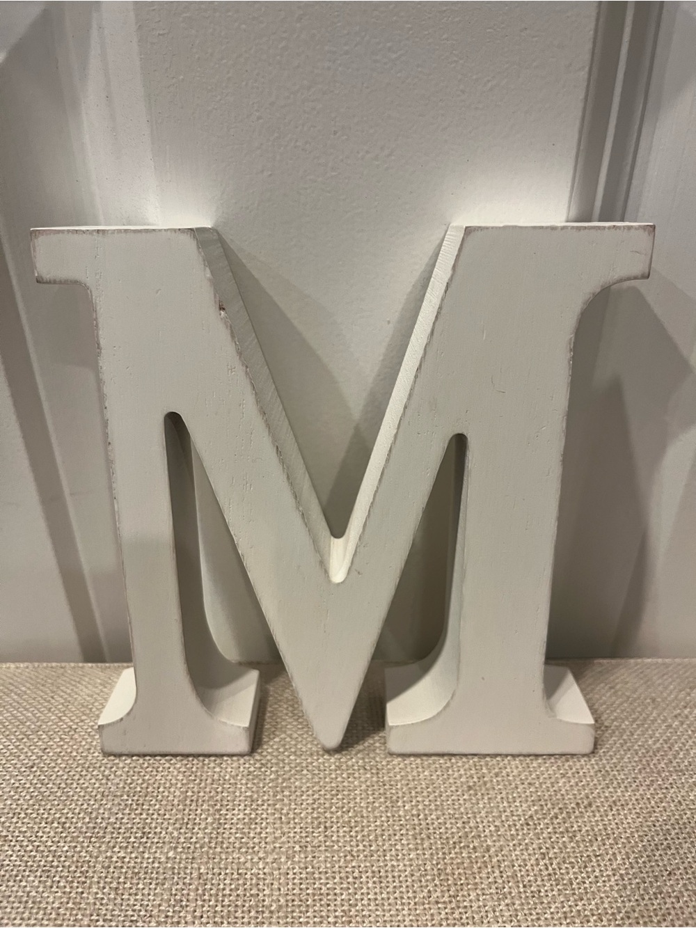 Pre-Owned Decorative Wooden Letter M - White